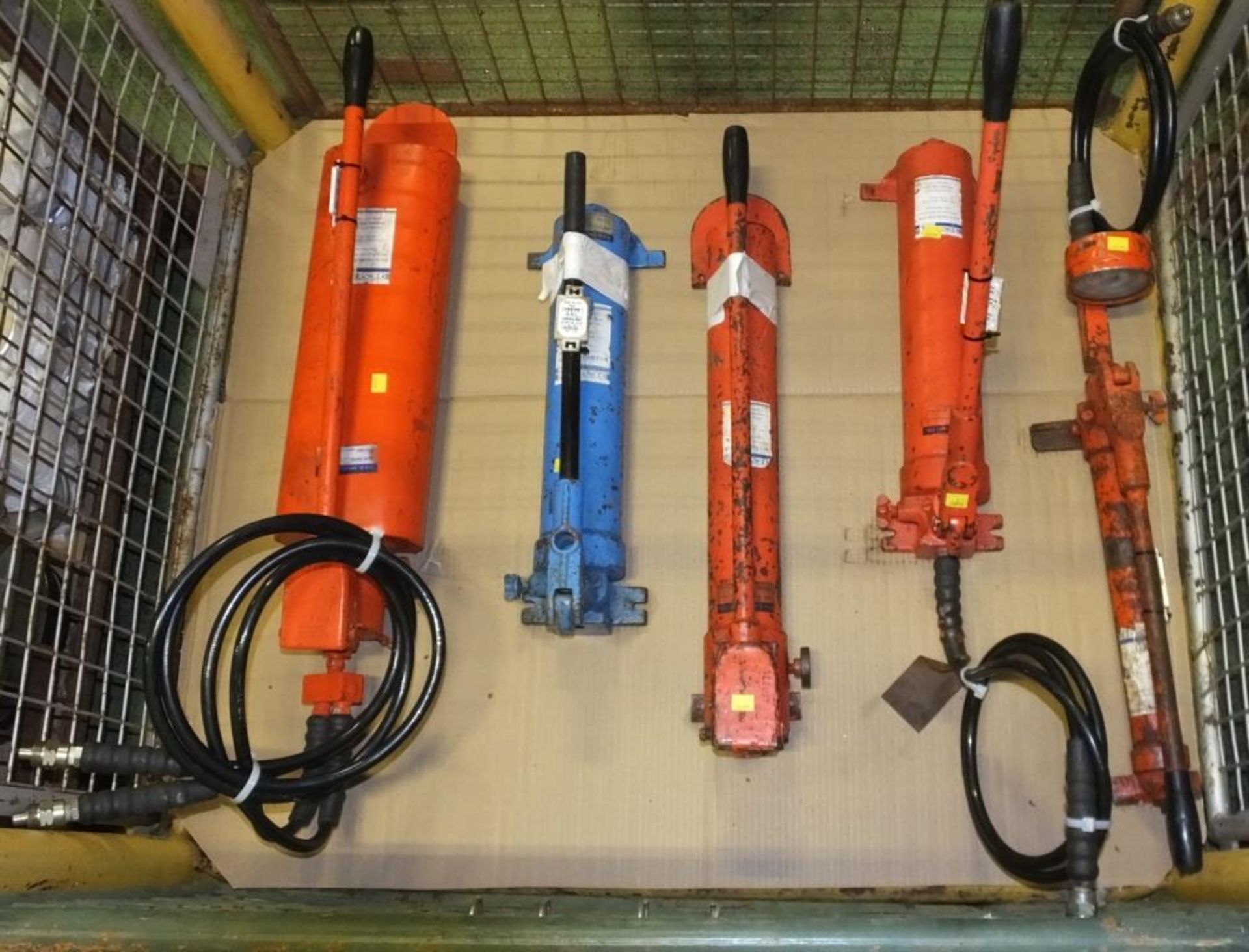 5x Manual Hydraulic Ram Pumps