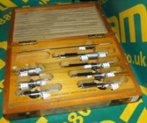 Internal Micrometer 2-6 Set In A Wooden Box