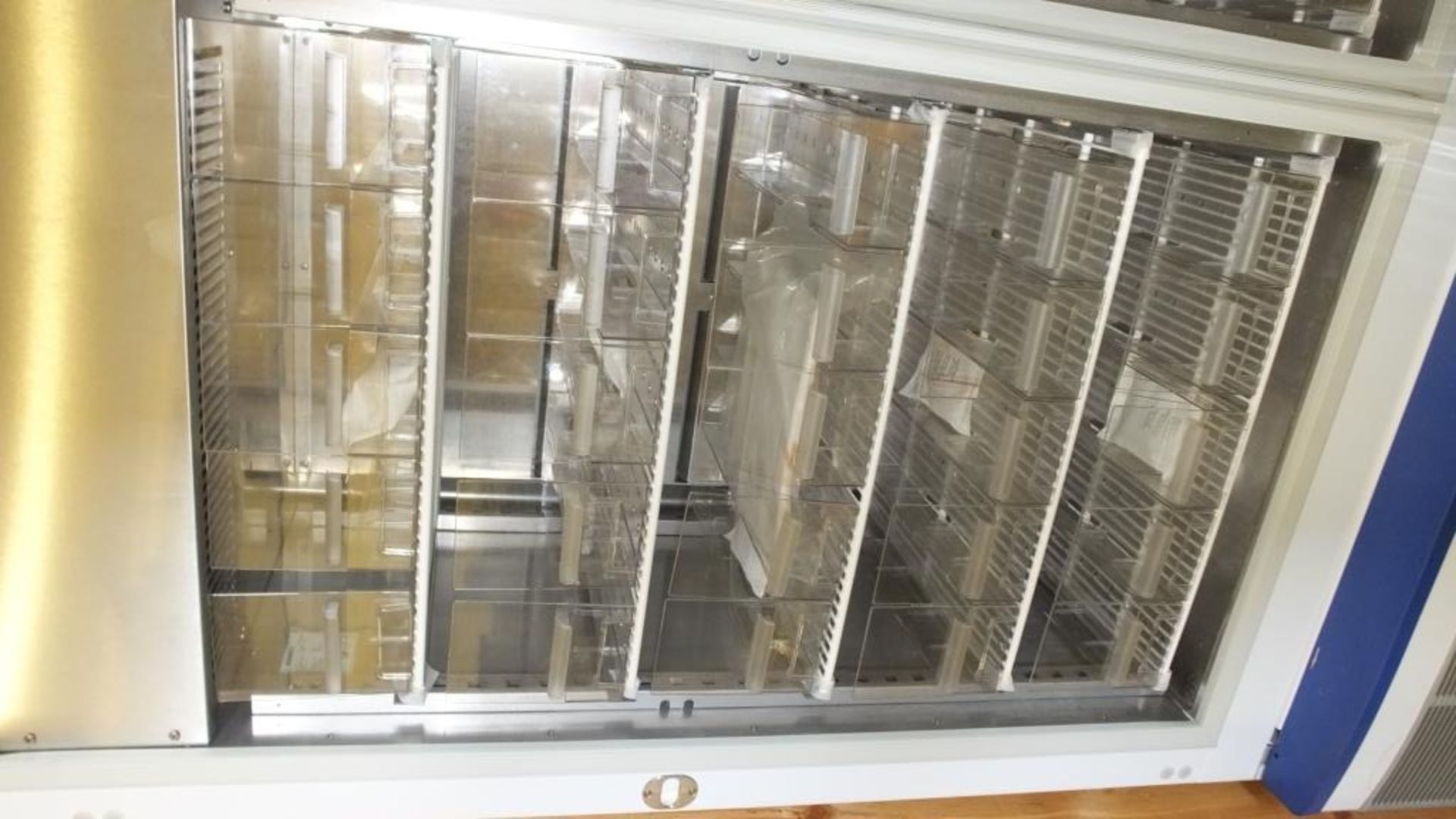 Dometic LR400 Refrigerator Laboratory L850 x W800 x H1920mm - Image 3 of 3