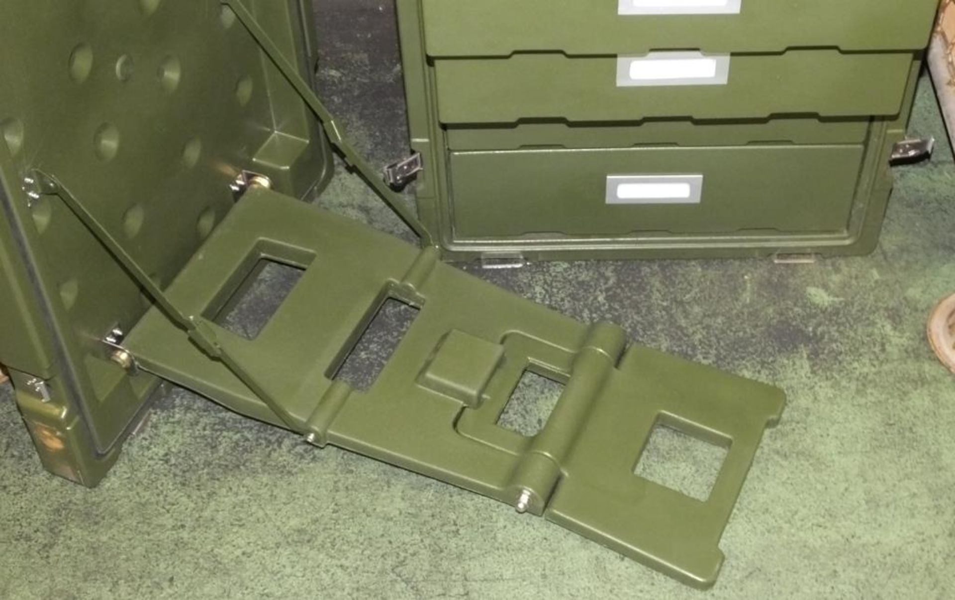 Cube Field Desk assembly - plastic - Image 2 of 4