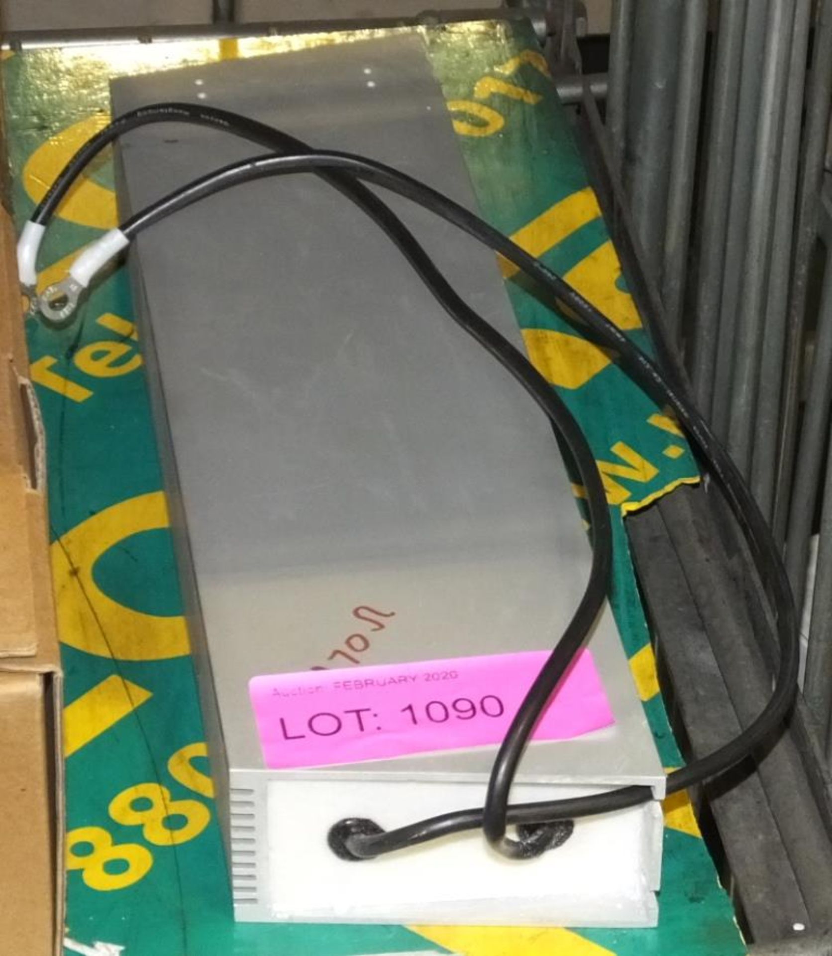 TE Connectivity 3-1879475-3 470 Ohm 1000W Resistor.