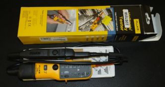 Fluke Voltage / Continuity Tester T110