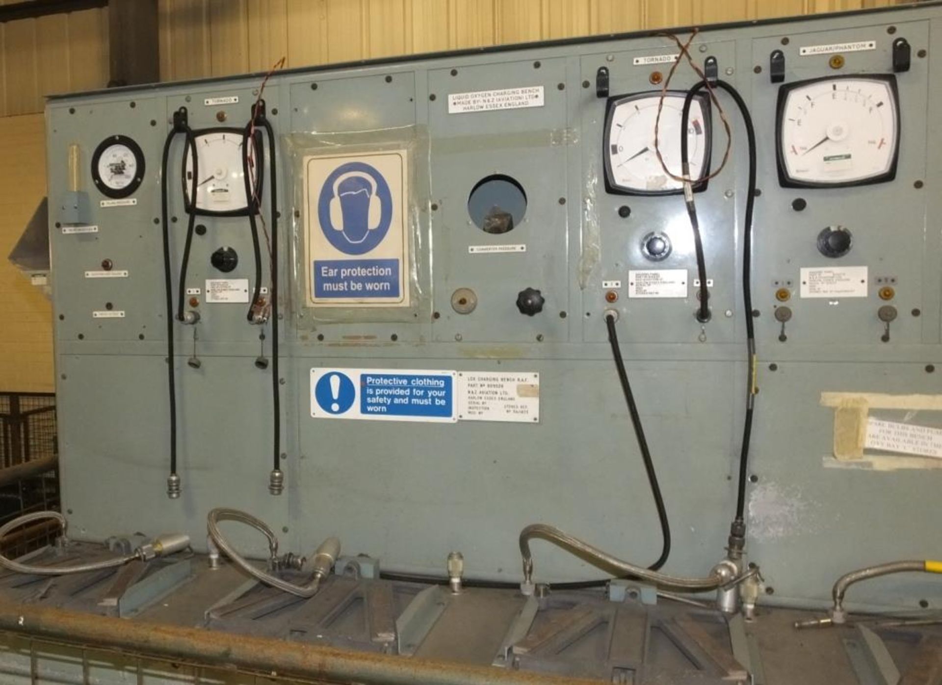 Lox Charging Bench L 2100 x W 680 x H 1900mm - Image 2 of 4