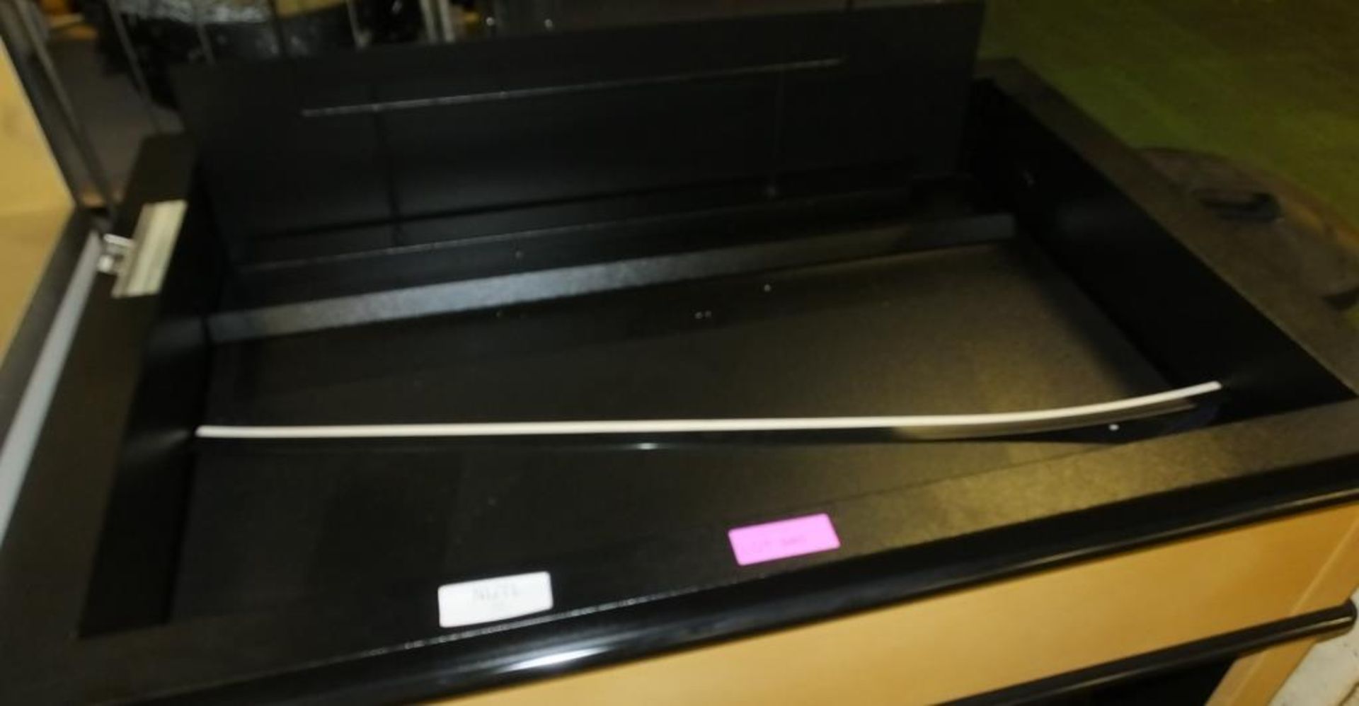 Nuttall Display Counter W1450 x D1000 x H870mm. - Image 2 of 2