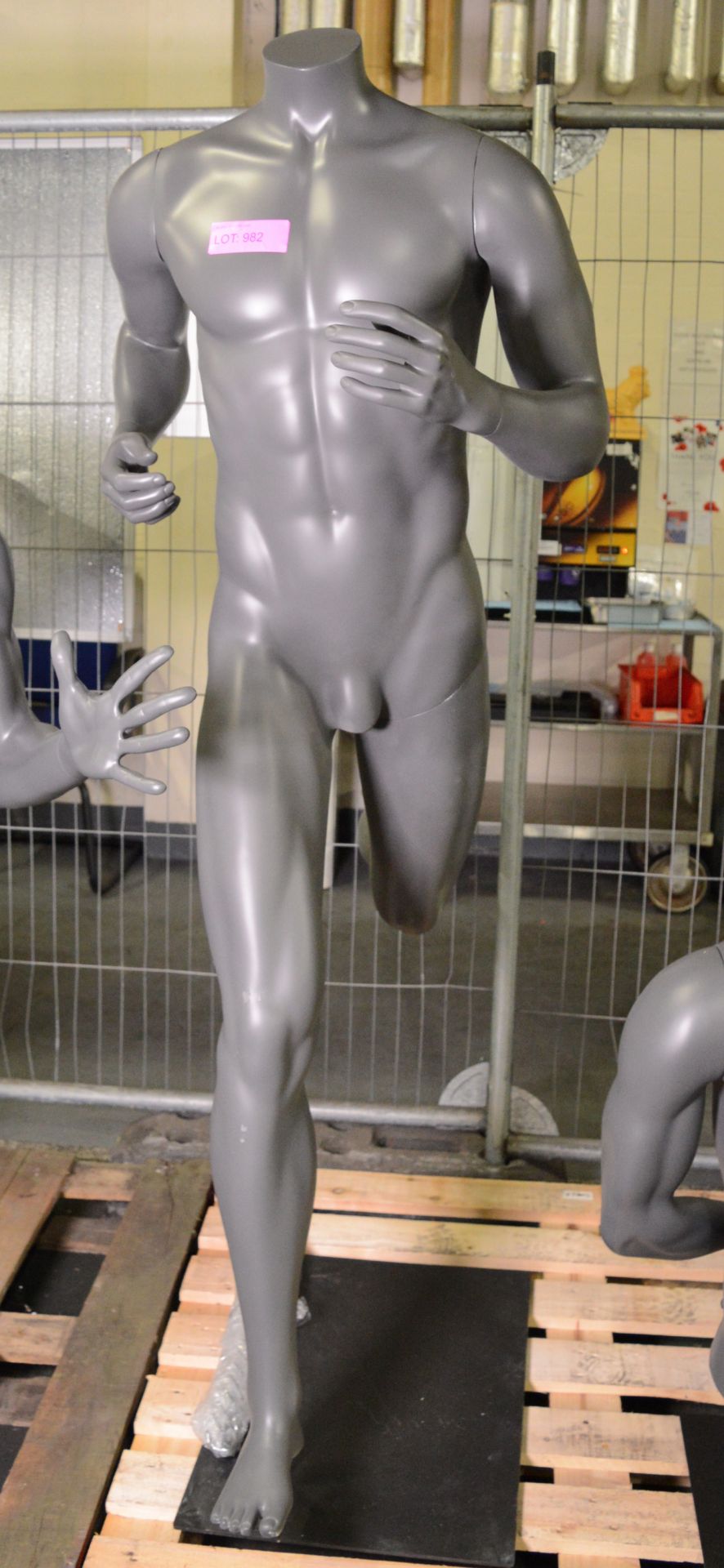 Mannequin - Male Runner.