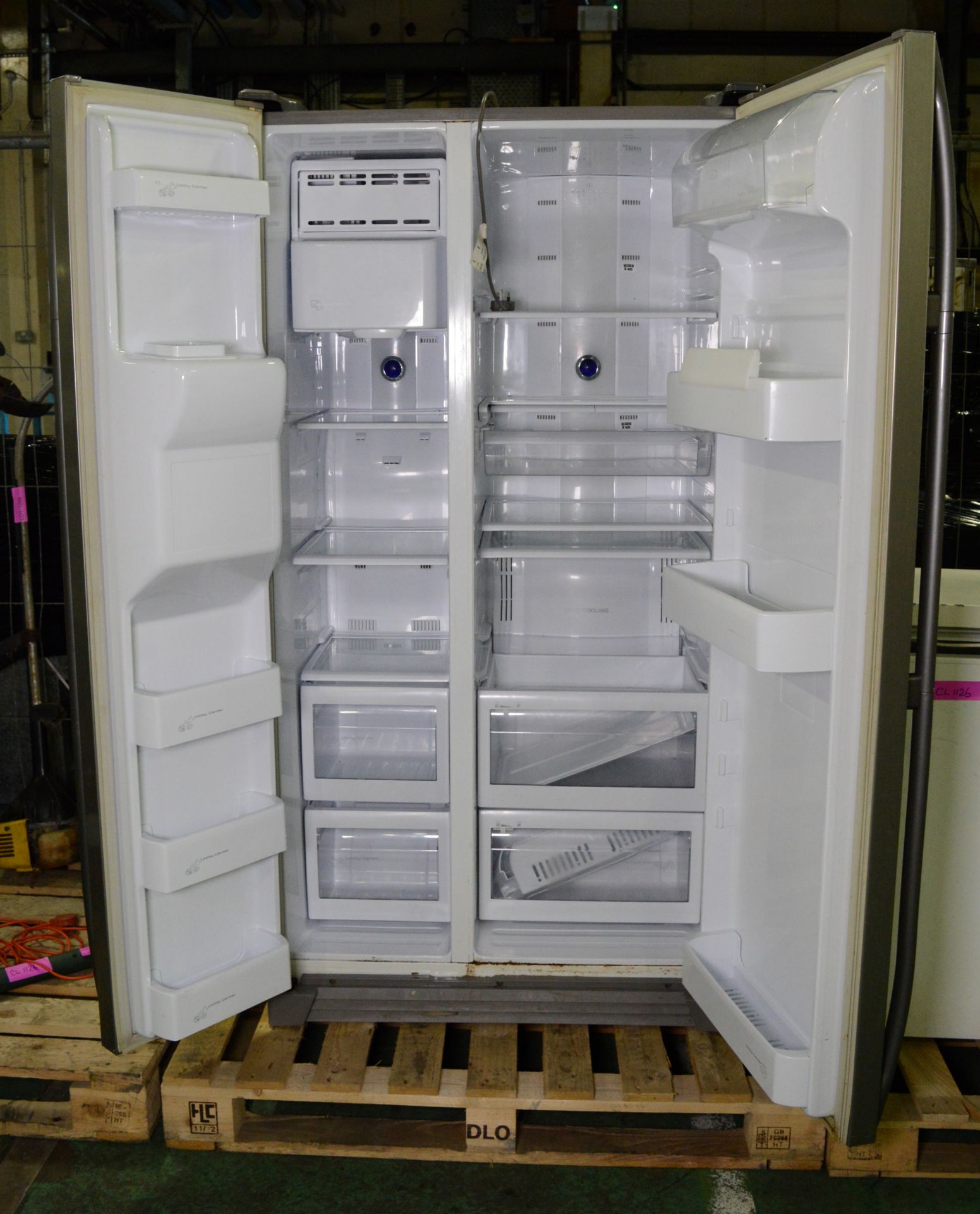 Samsung RS21DCNS American Style Fridge / Freezer with Water & Ice Dispenser - Working. - Image 3 of 5