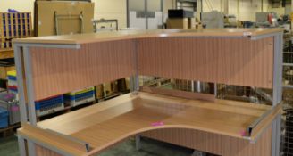 Corner Desk 1600 x 1600mm.