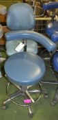 2x Revolving Stools