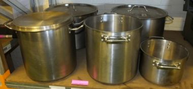 5x Cooking Pots (3 with lids)