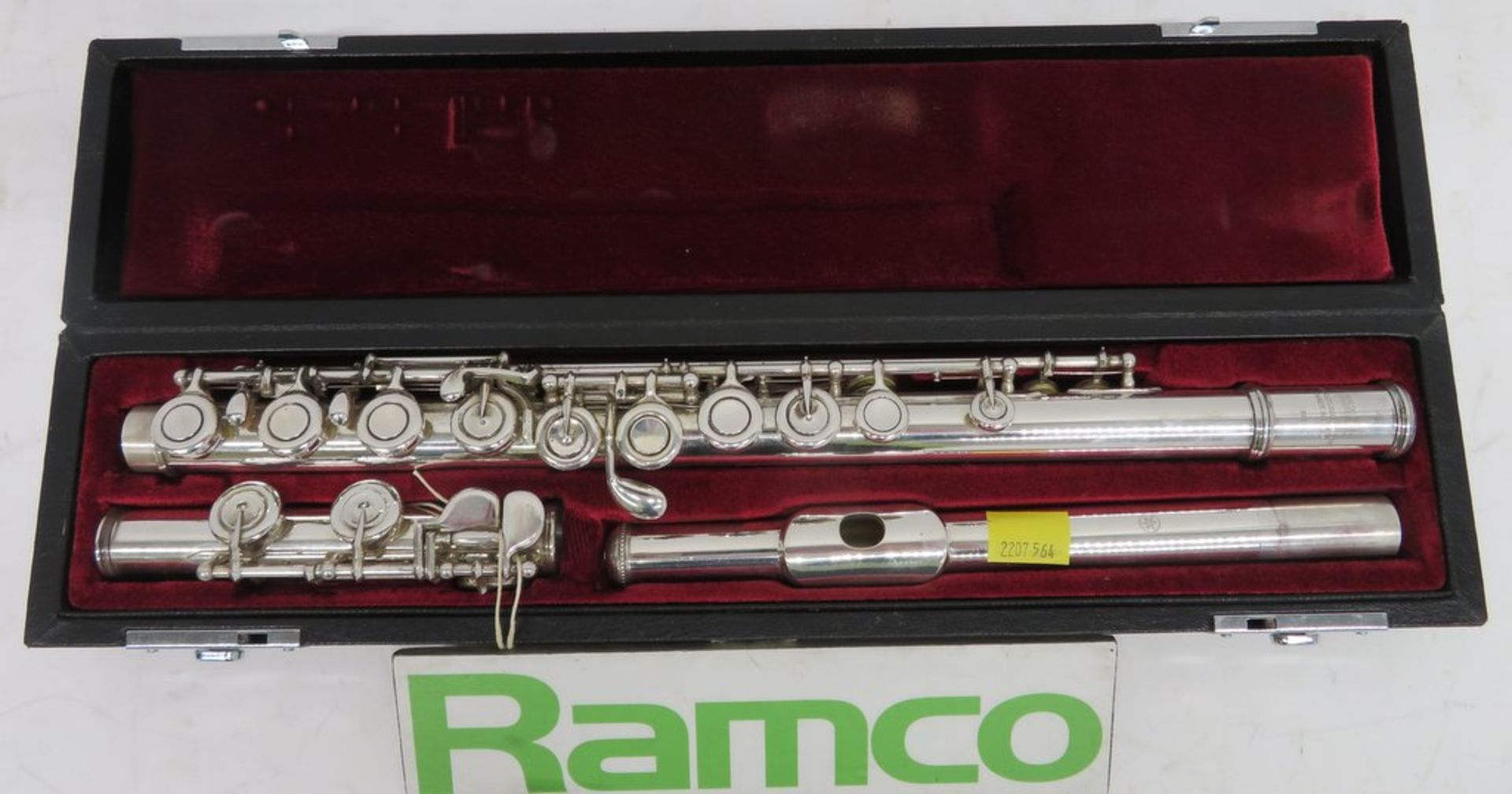 Yamaha 511 Flute Complete With Case. Serial Number: 006705. Please Note That This Item H - Image 2 of 12