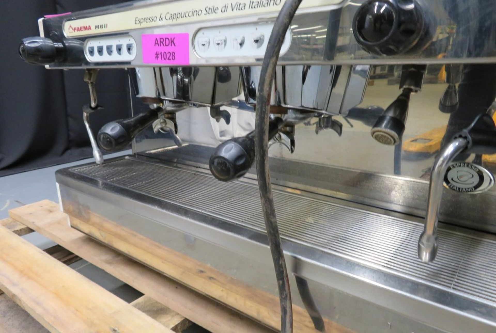 Faema E98 RE coffee machine, 1 phase electric, missing 1 dial - Image 6 of 10