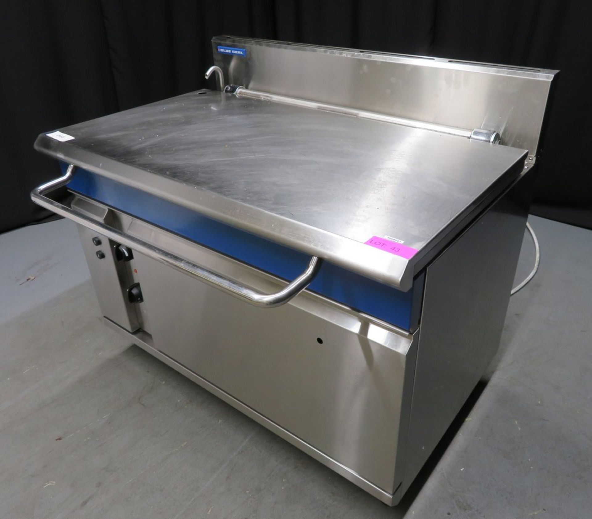 Blue Seal Evolution Series E580 - 1200mm electric tilting bratt pan - Image 3 of 8