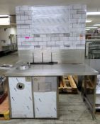 Catering prep station 1600mm W x 800mm D x 2240mm H