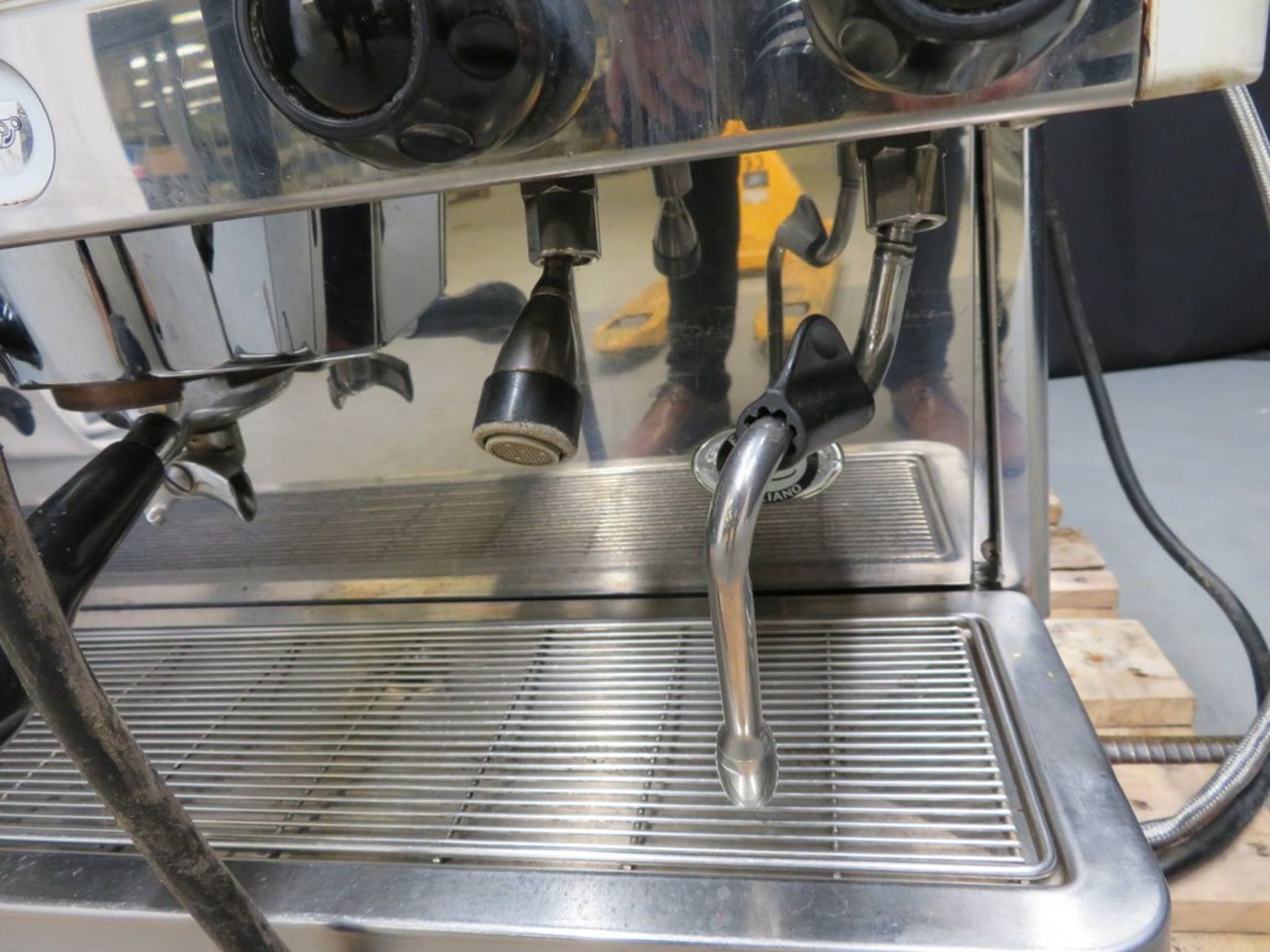 Faema E98 RE coffee machine, 1 phase electric, missing 1 dial - Image 8 of 10