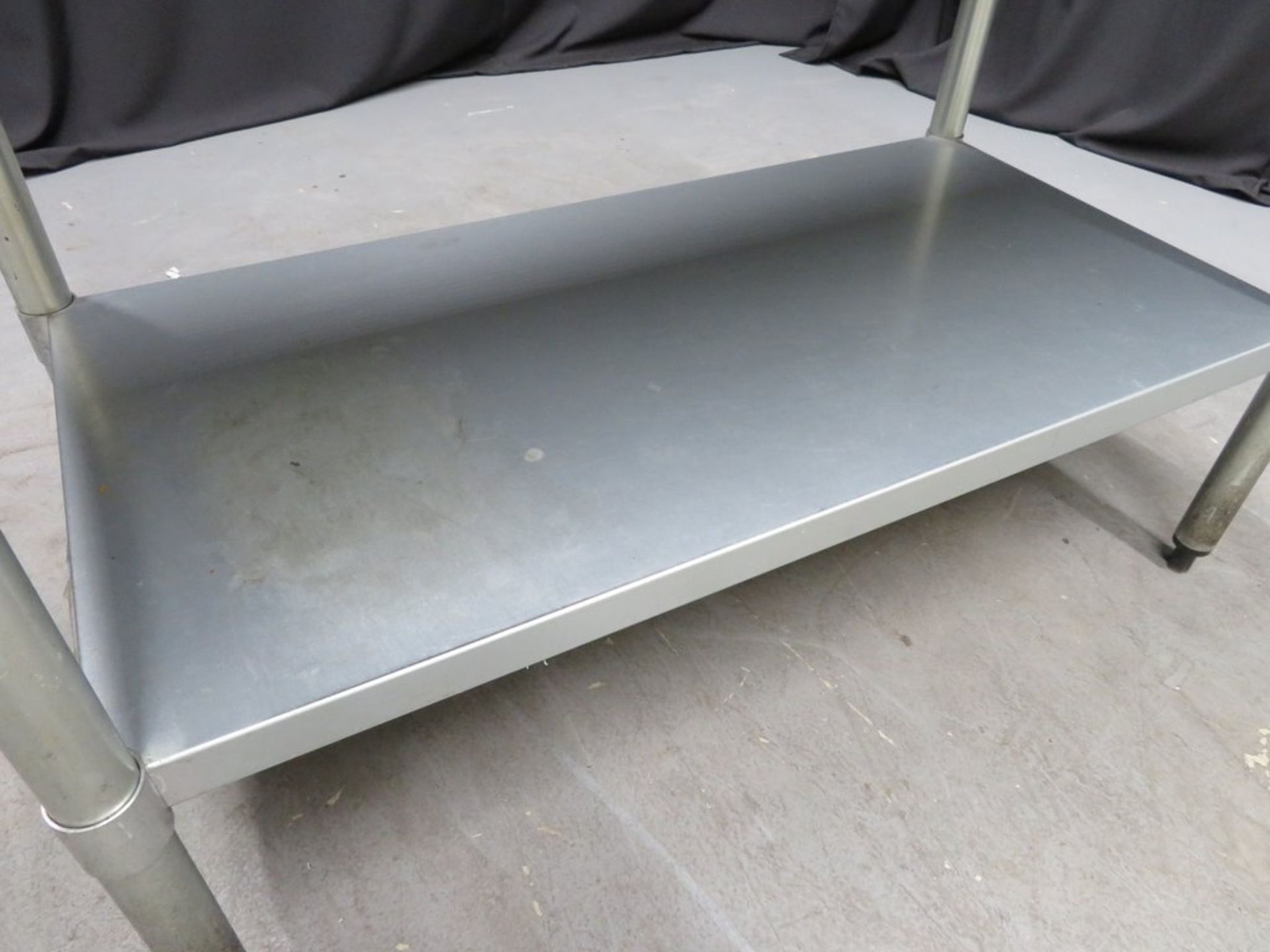 Vogue stainless steel prep table 1200mm W x 700mm D x 900mm H - Image 4 of 4