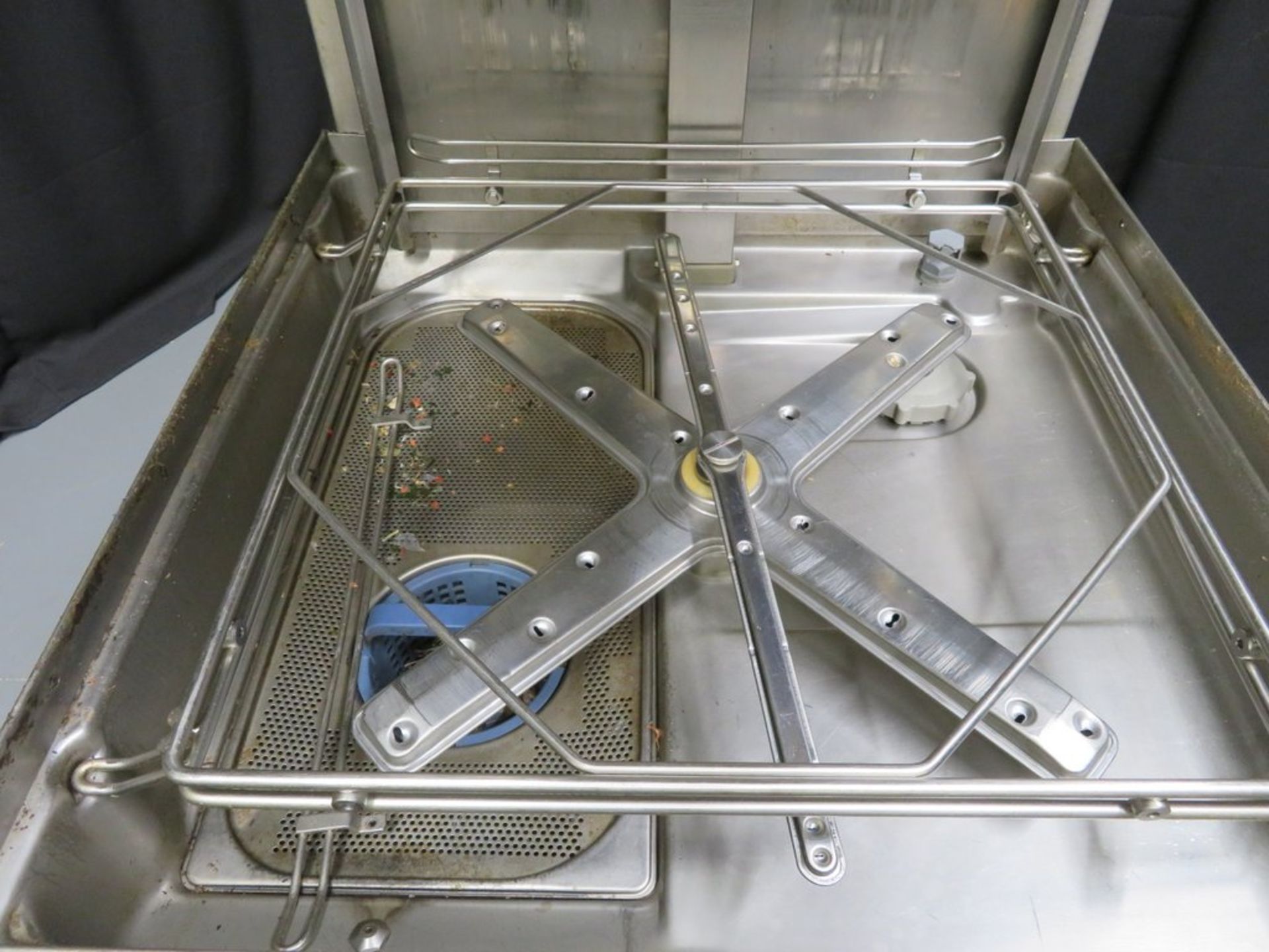 Hobart AMX passthrough dishwasher, 3 phase electric - Image 6 of 8