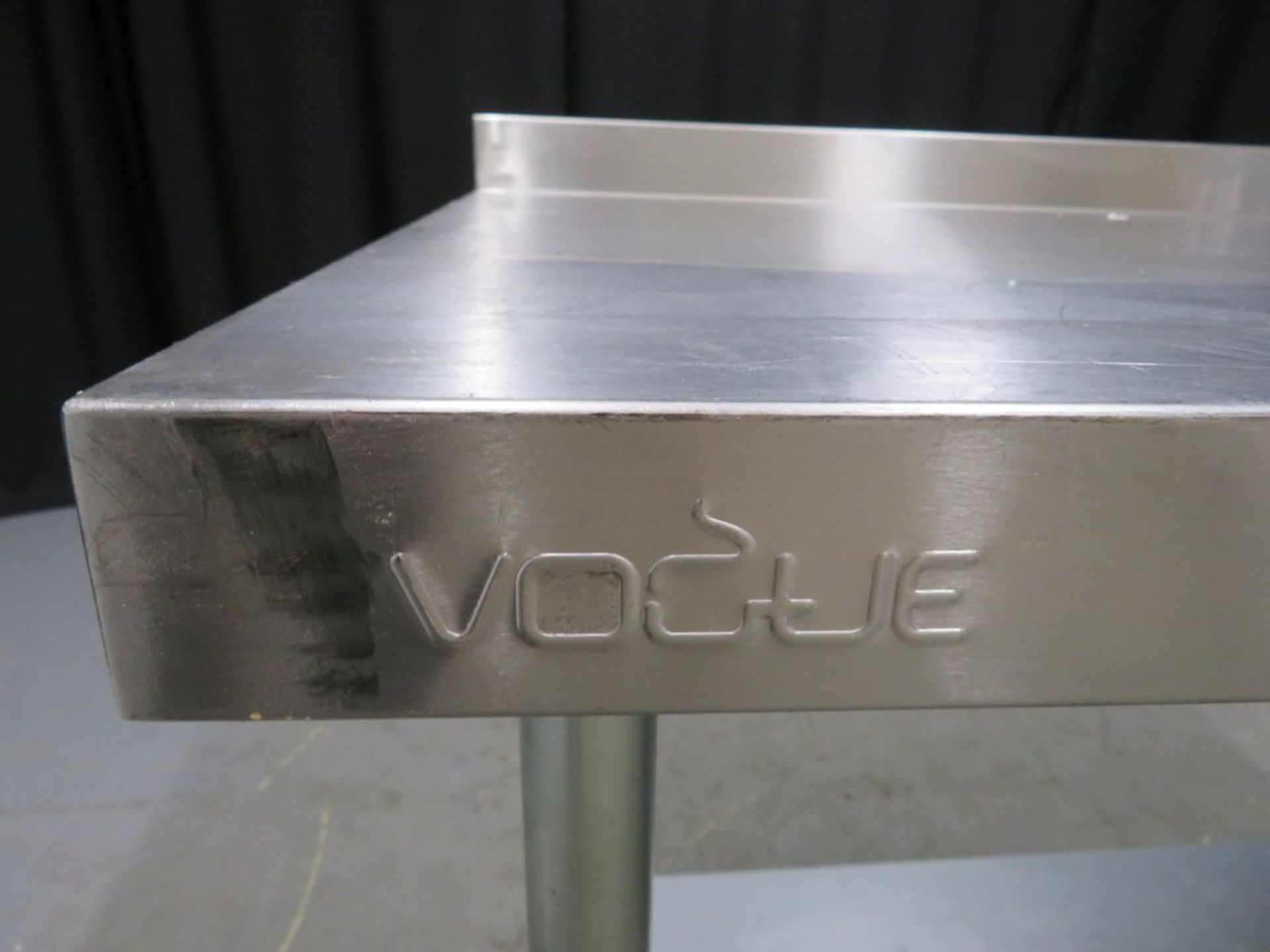 Vogue stainless steel prep table 1200mm W x 700mm D x 900mm H - Image 3 of 4