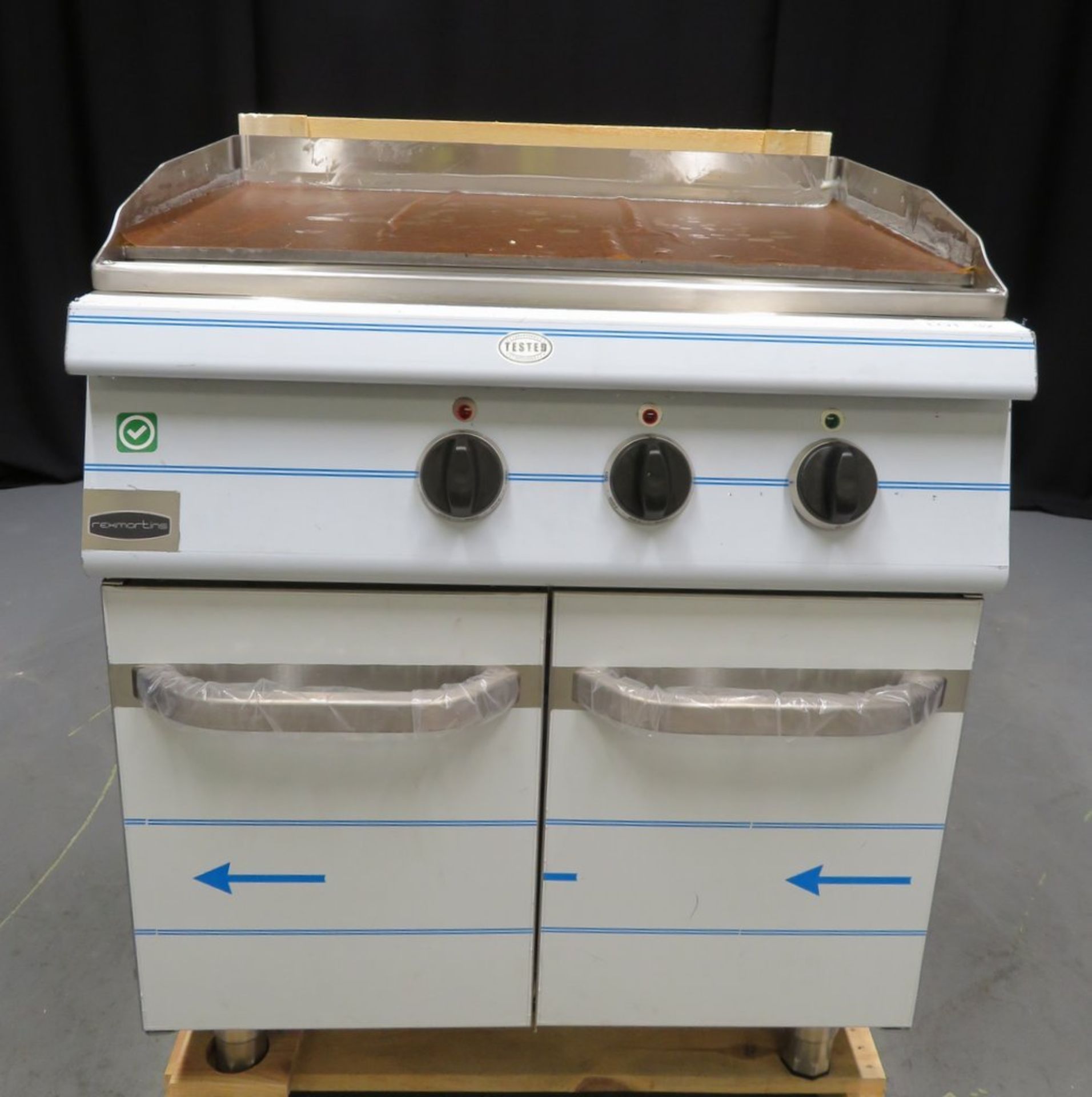 Heavy duty electric smooth griddle with cupboard - Image 2 of 10