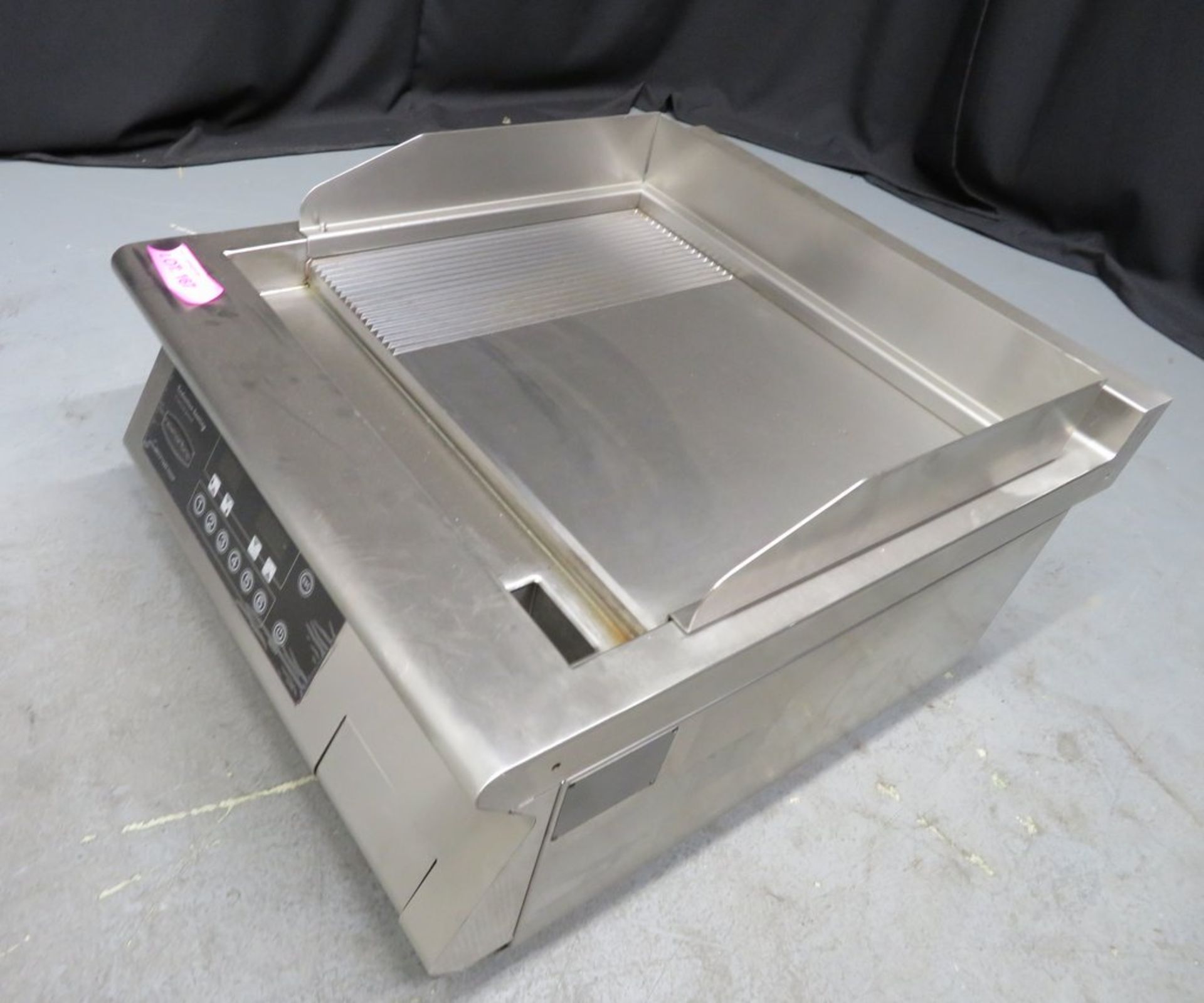 Heavy duty induction griddle, 1/3 ribbed & 2/3 smooth, 3 phase electric, demo use only - Image 3 of 6