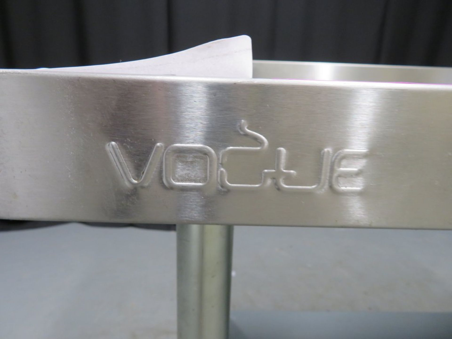 Vogue stainless steel prep table 1200mm W x 700mm D x 900mm H - Image 3 of 4