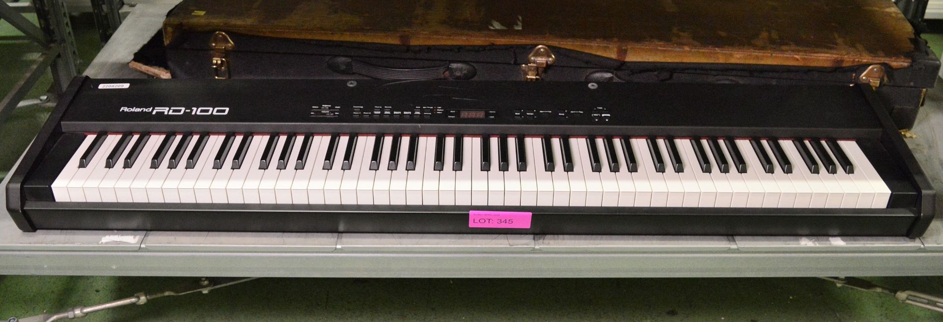 Roland RD-100 Electric Keyboard & Case.
