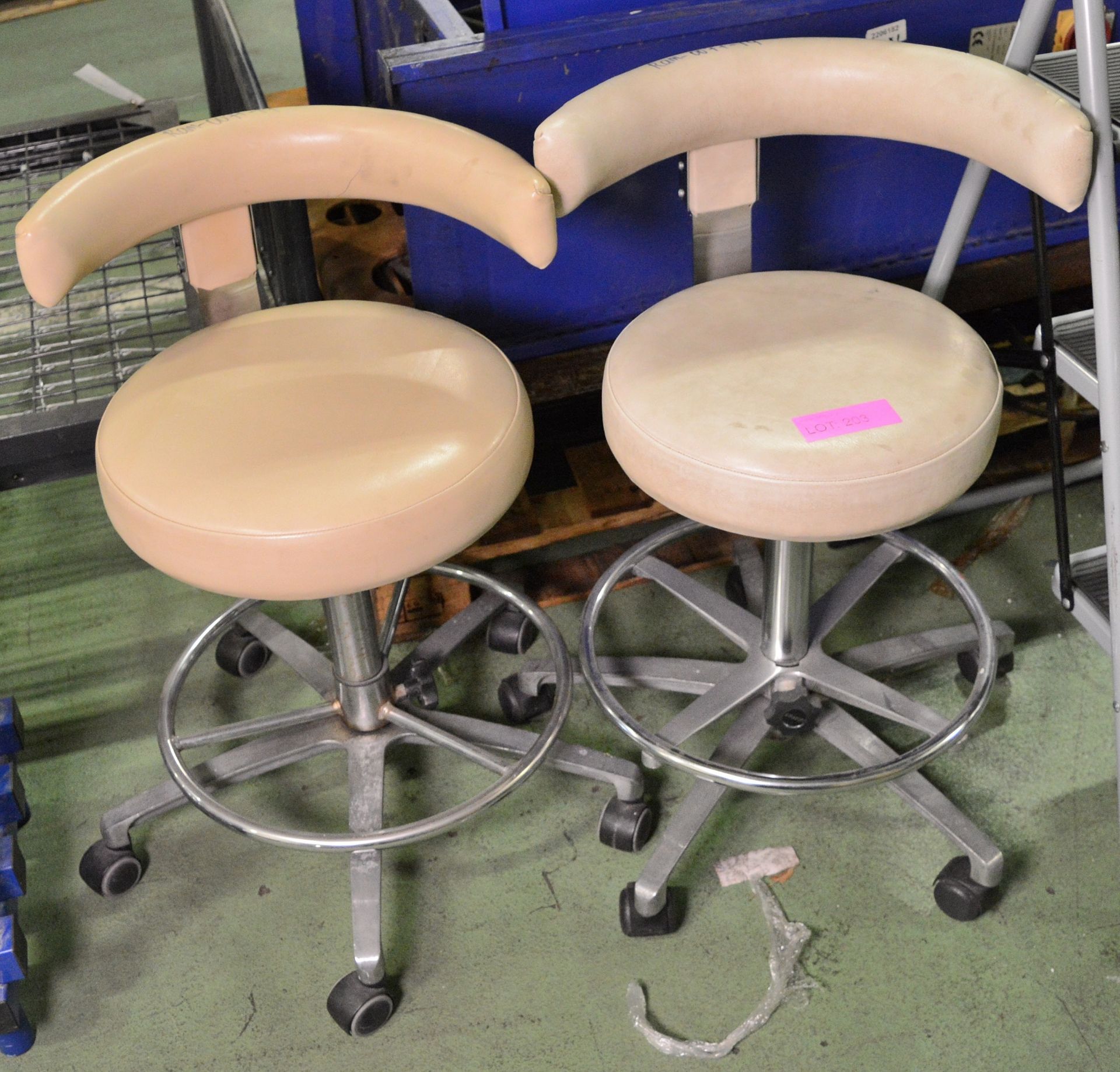 2x Swivel Chairs.