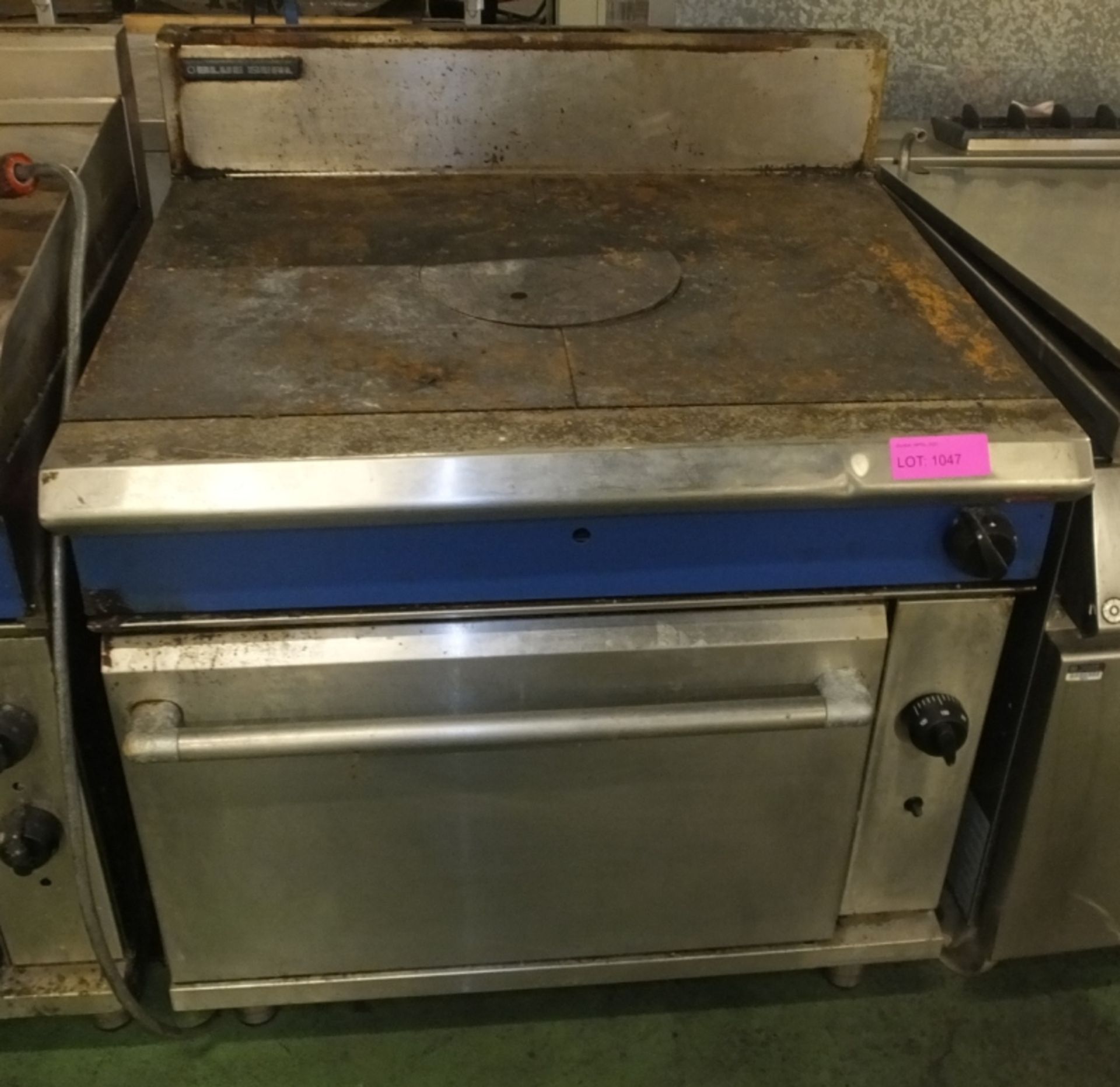 Blue Seal Solid top cooker