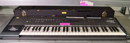 Korg N364 Electric Keyboard & Case.