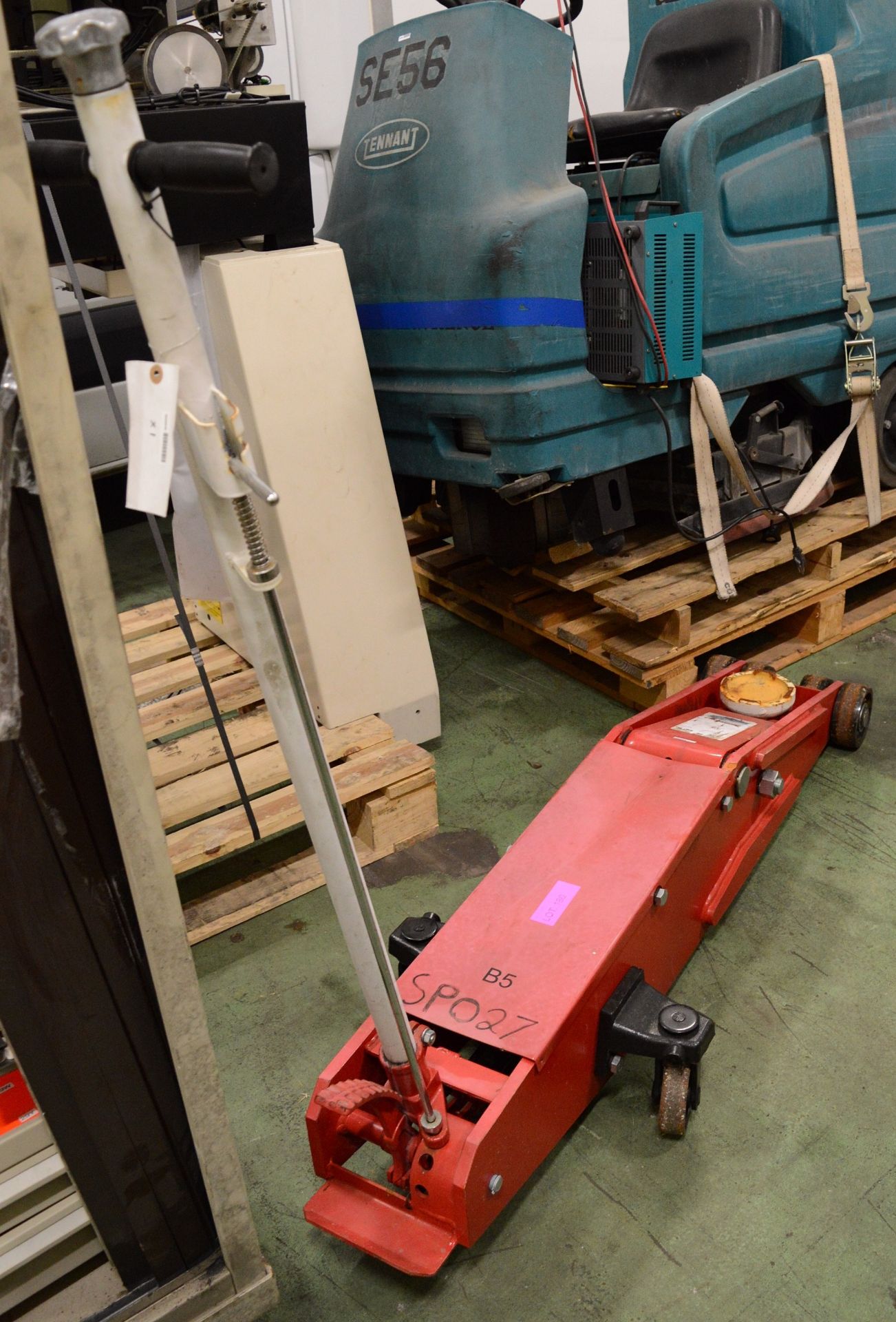 Vehicle Trolley Jack 10 Ton.