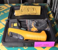 Fluke 561 IR Thermometer & Case.