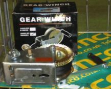 2000lbs hand gear winch