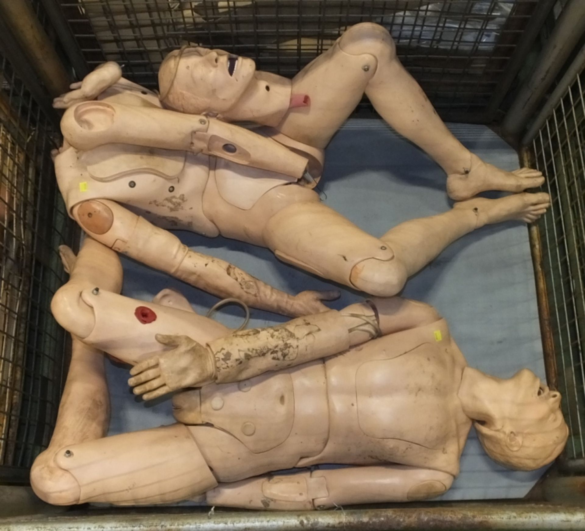 2x Medical dummies