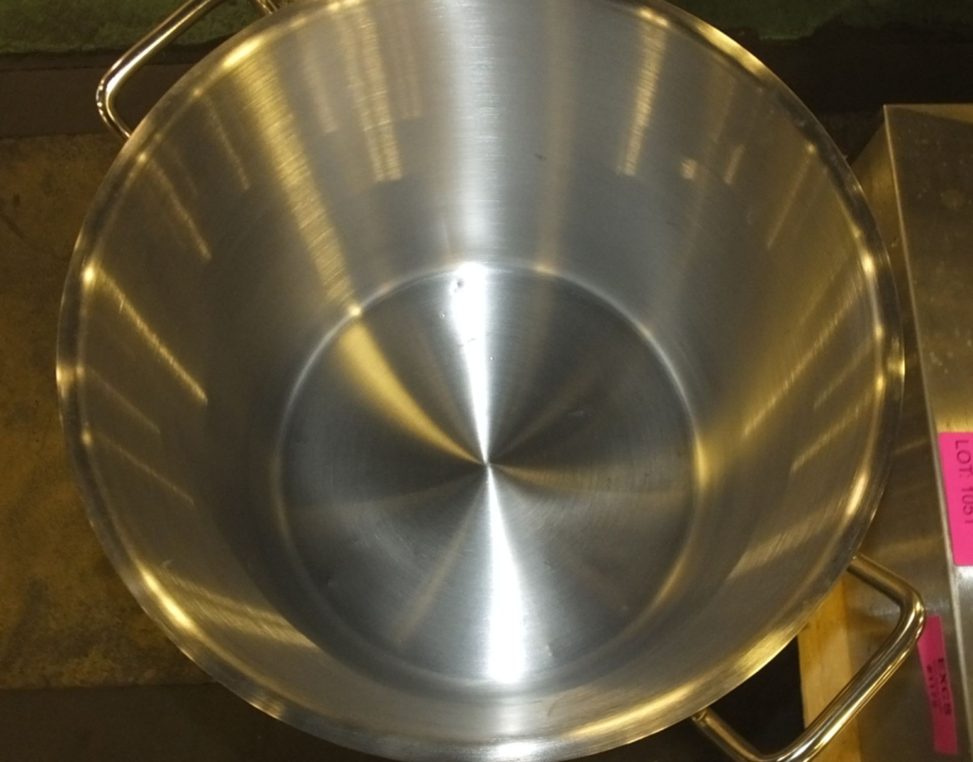 Stainless Steel Bin on Wheels Diameter 400mm x Height 400mm - Image 2 of 2