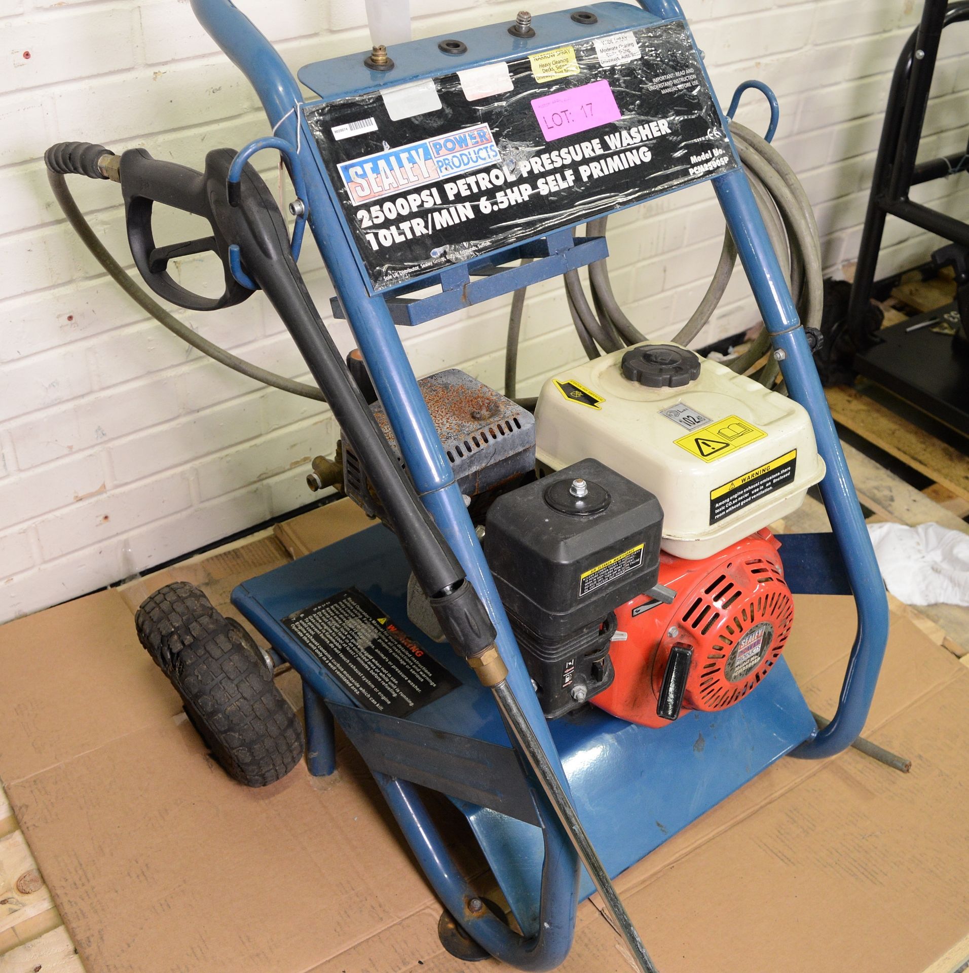 Sealey PCM2500SP Pressure Washer 6.5HP Petrol Self Priming. - Image 2 of 3