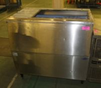 Follet Ice Storage bin - as spares