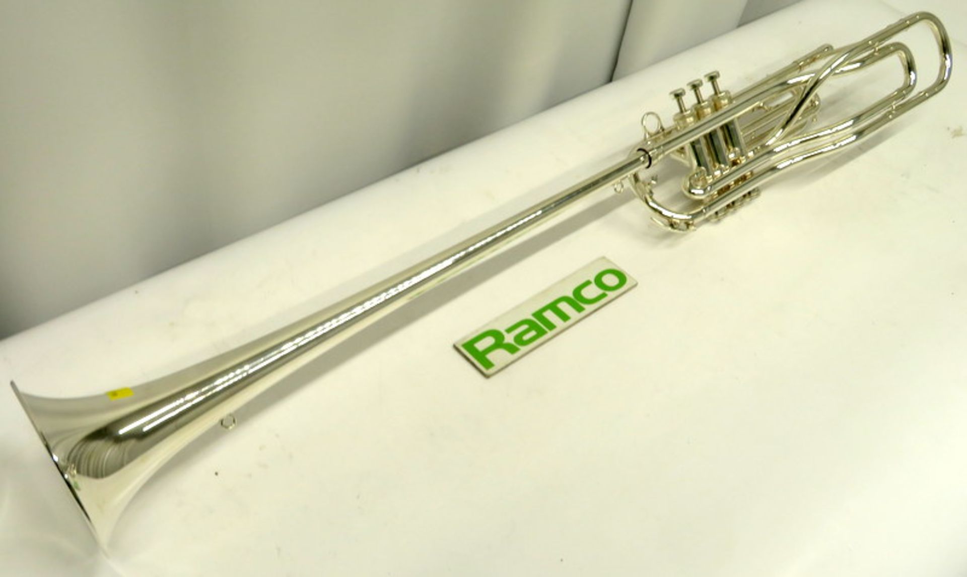 Besson International BE707 Fanfare Trumpet With Case. Serial Number: 883327. Please Note T - Image 4 of 16