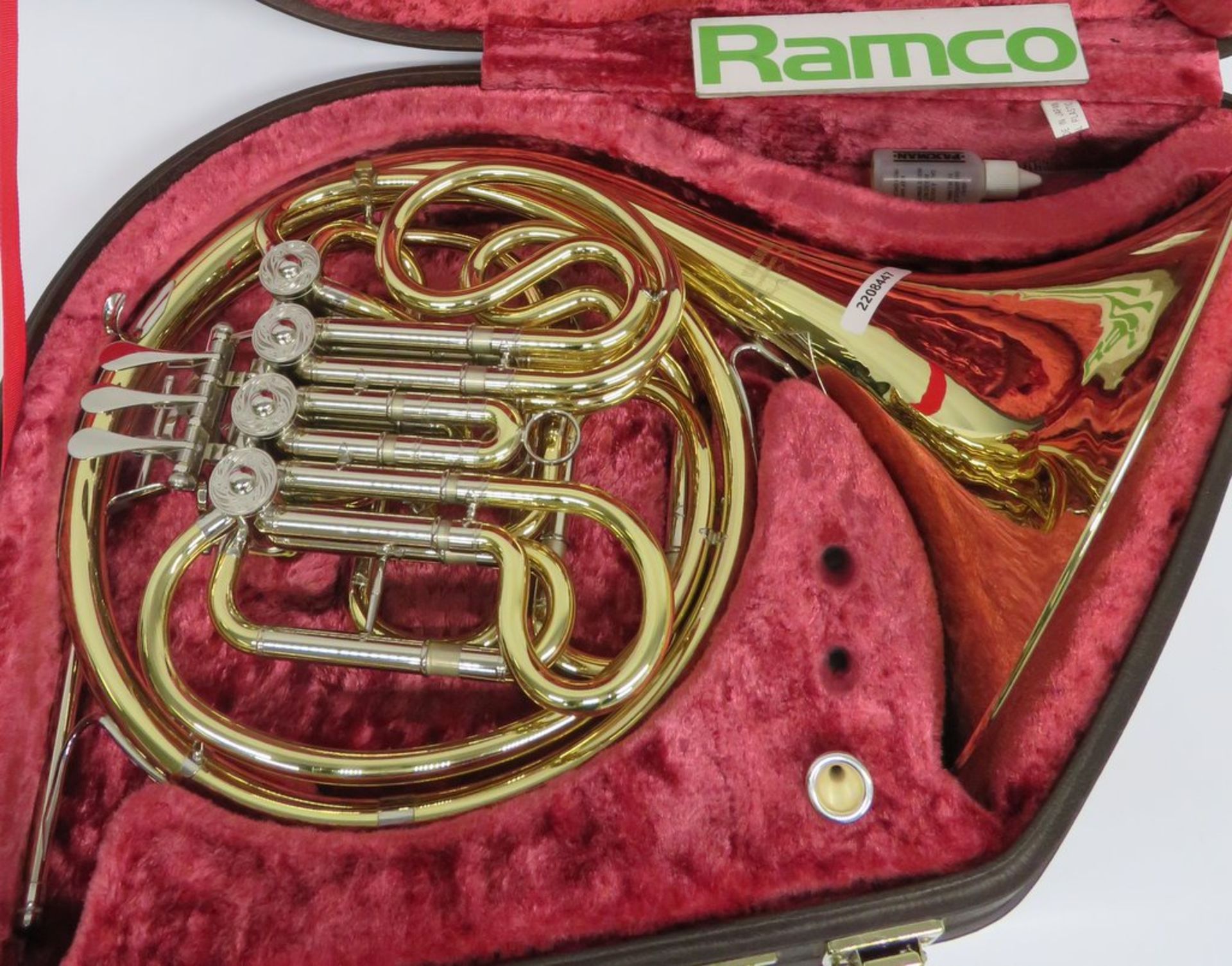 Yamaha YHR 667V French Horn With Case. Serial Number: 001738. This Item Has Not Been Teste - Image 2 of 16