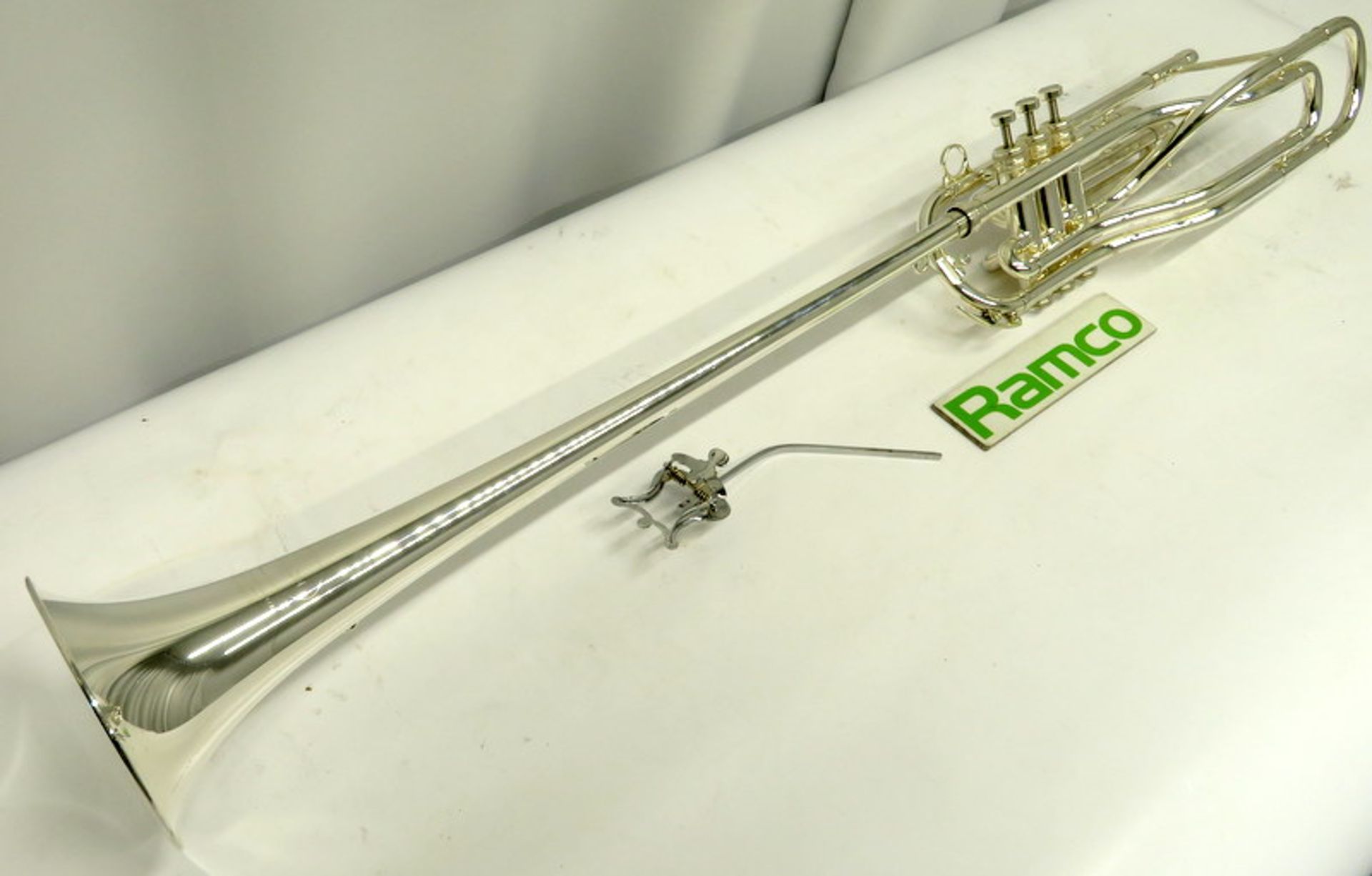 Besson International BE707 Fanfare Trumpet With Case. Serial Number: 883173. Please Note T - Image 4 of 16