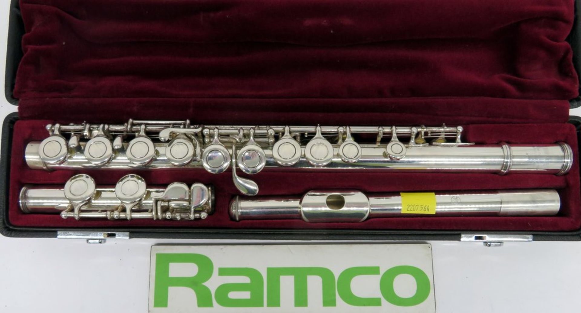 Yamaha 411 Flute Series II With Case. Serial Number: 311776. Please Note That This Item H - Image 2 of 12