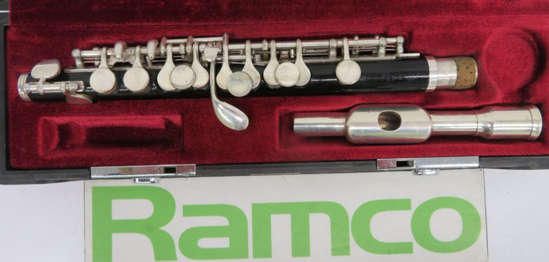 Yamaha PC32 Piccolo With Case. Serial Number: 19306. Please Note That This Item Has Not Be - Image 2 of 9