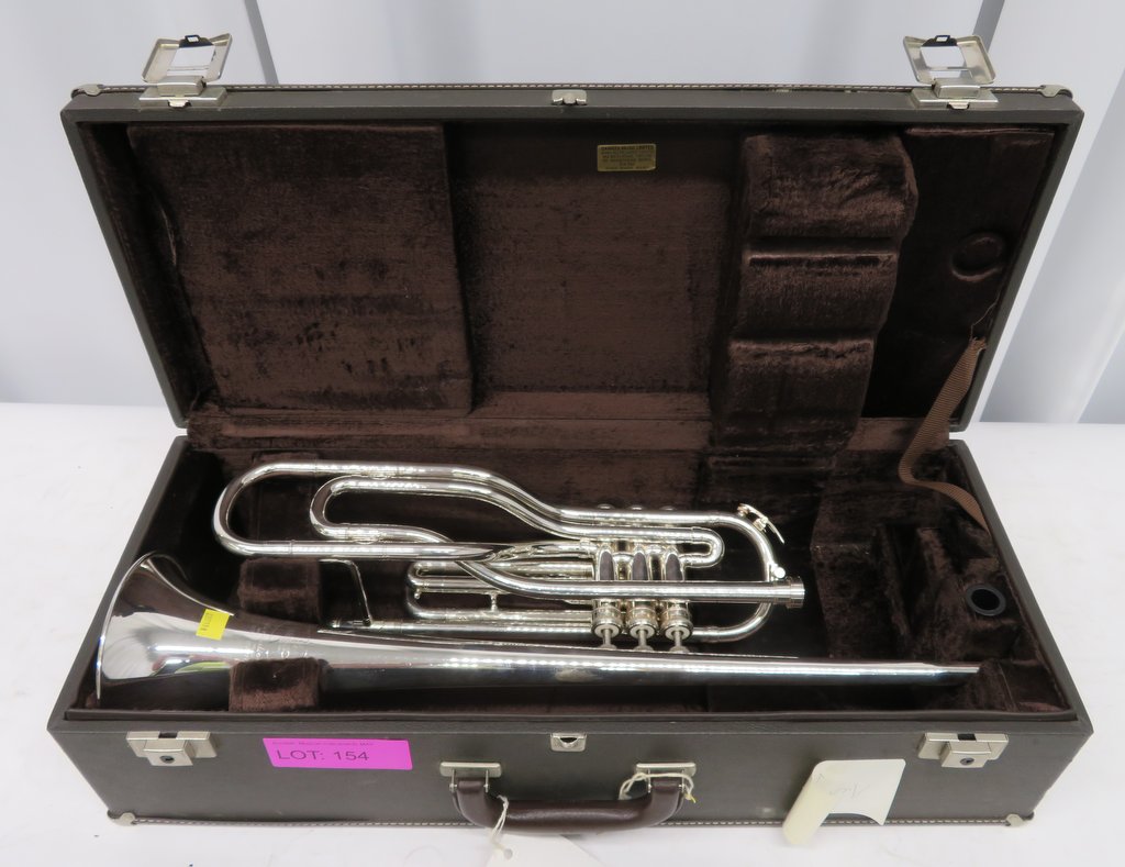 Besson BE707 International tenor trombone with case. Serial number: 862777. Please note t