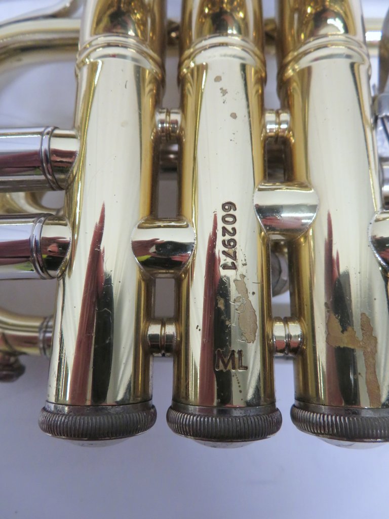 Bach Stradivarius 184 ML cornet with case. Serial number: 602971. Please note that this i - Image 12 of 14