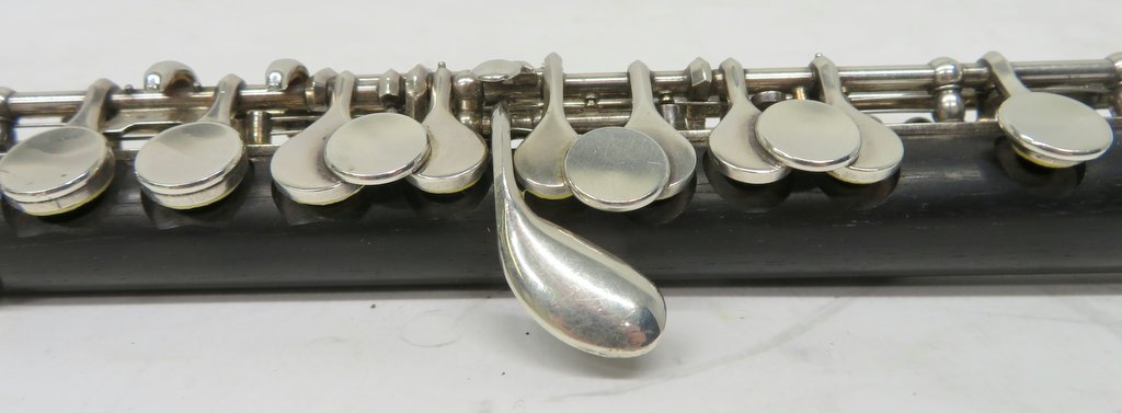 Yamaha 62 piccolo with case. Serial number: 40556. Please note that this item is sold as - Image 5 of 10