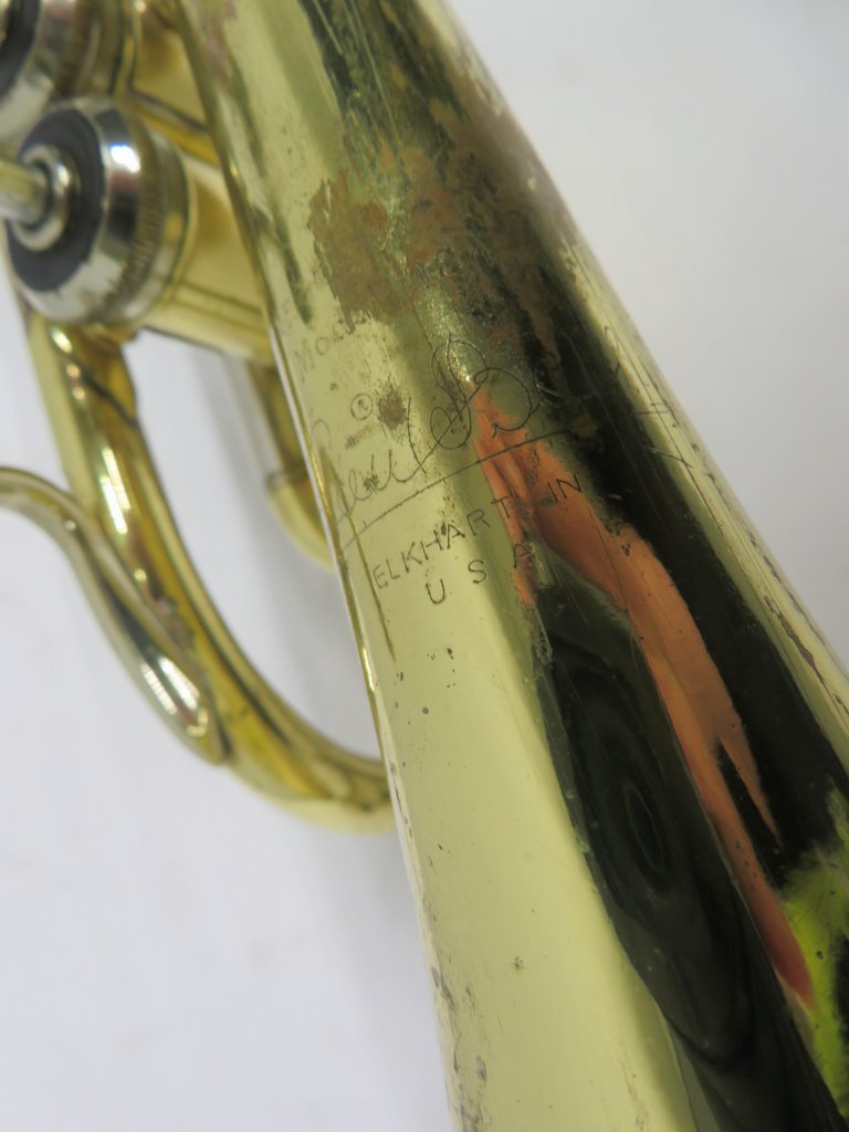 Bach Stradivarius 184 ML cornet with case. Serial number: 511745. Please note that this i - Image 14 of 19