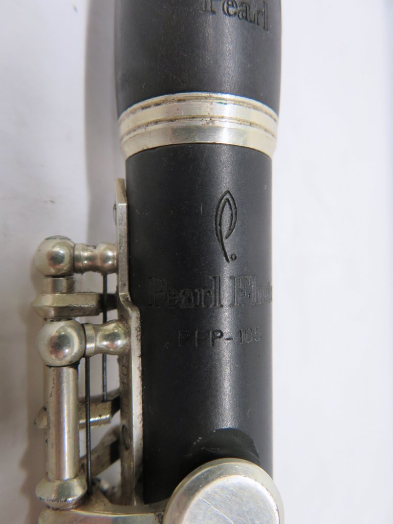 Pearl Flute PFP105 piccolo with case. Serial number: 3640. Please note that this item is s - Image 8 of 11