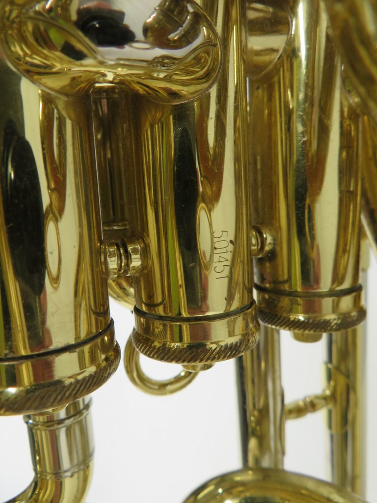 York Preference 3067 euphonium with case. Serial number: 501451. Please note that this i - Image 13 of 15