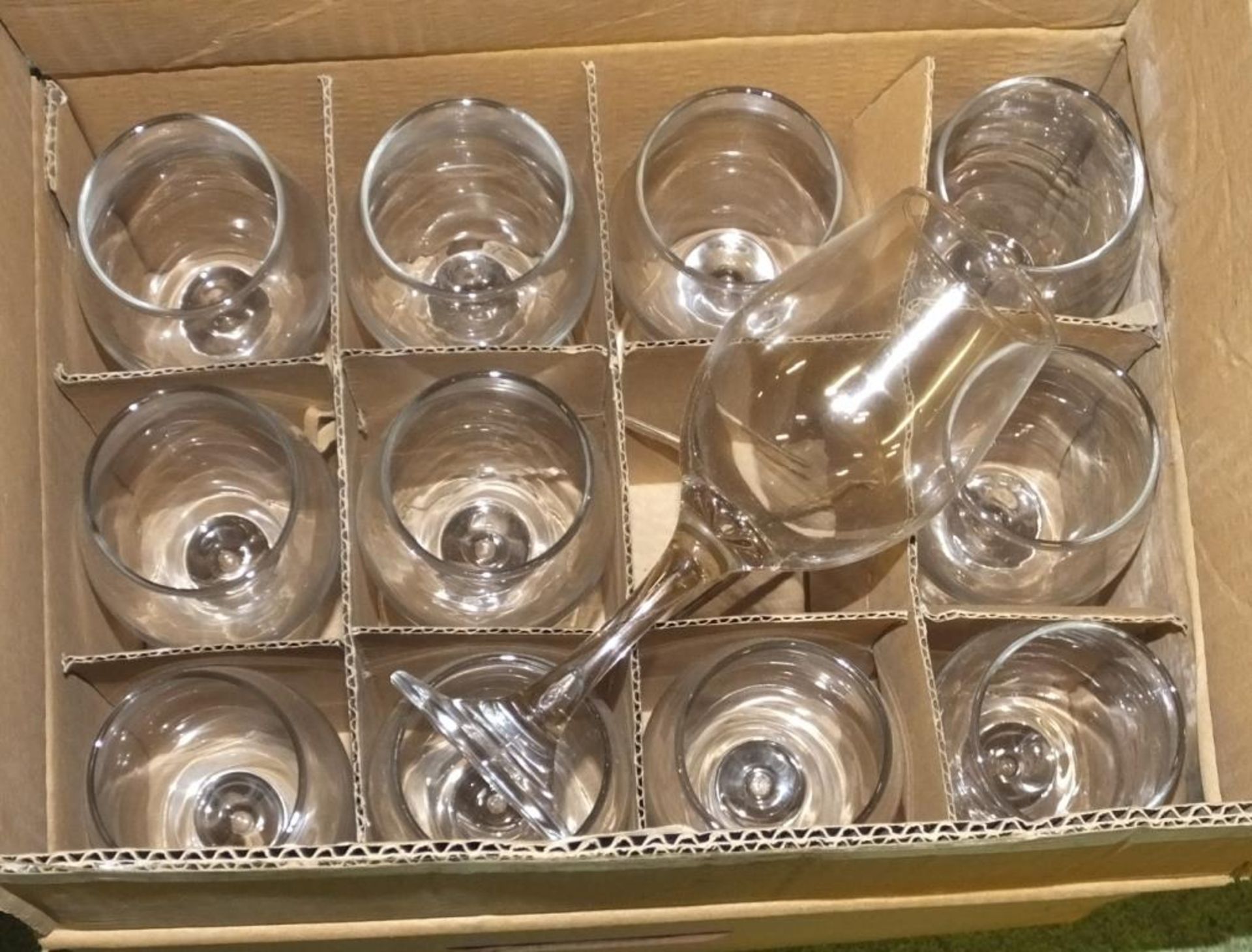 12x Large wine goblets