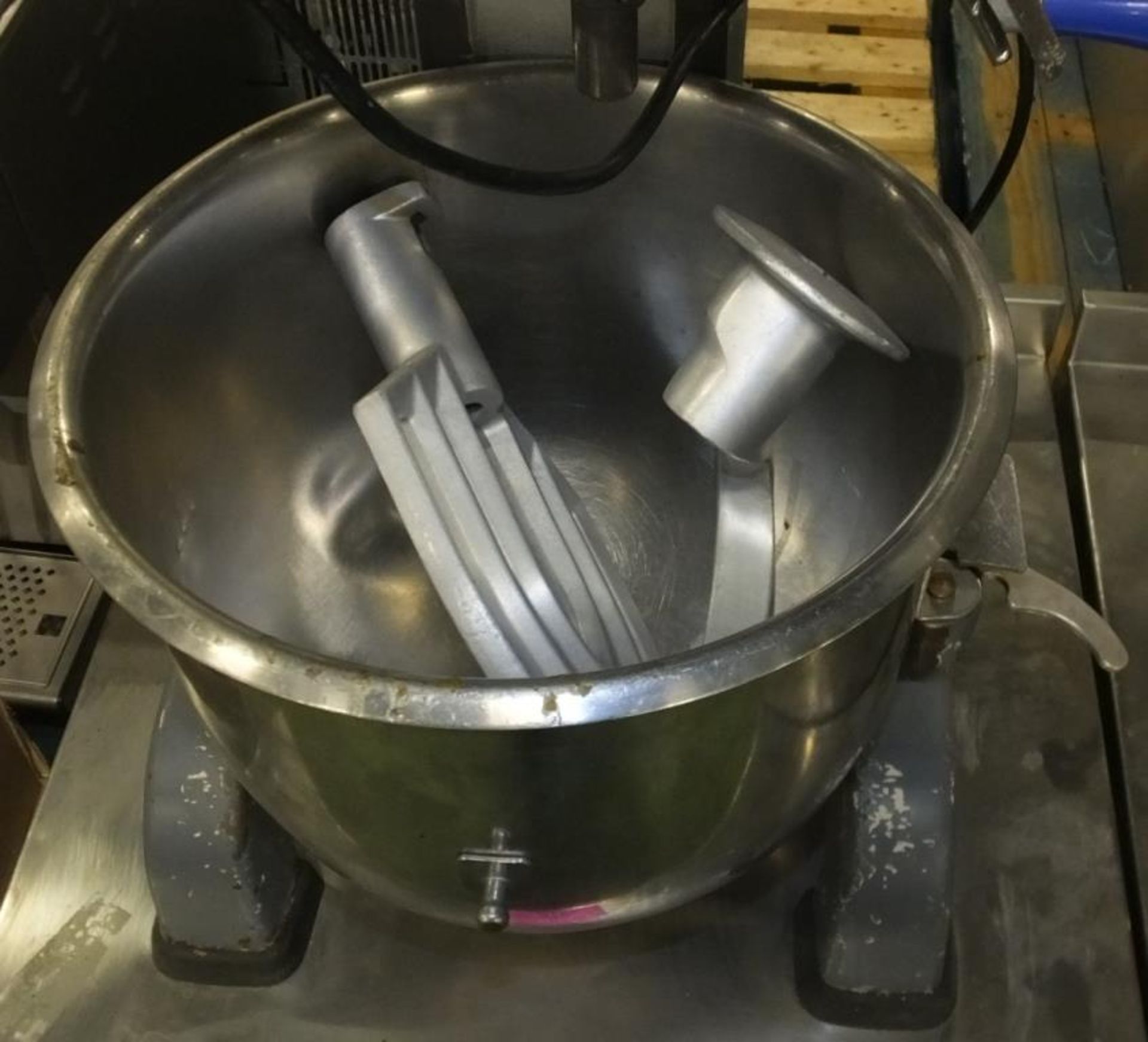 AS SPARES OR REPAIRS - Vollrath electric mixer - 1x bowl, dough hook, mixer - Image 2 of 3