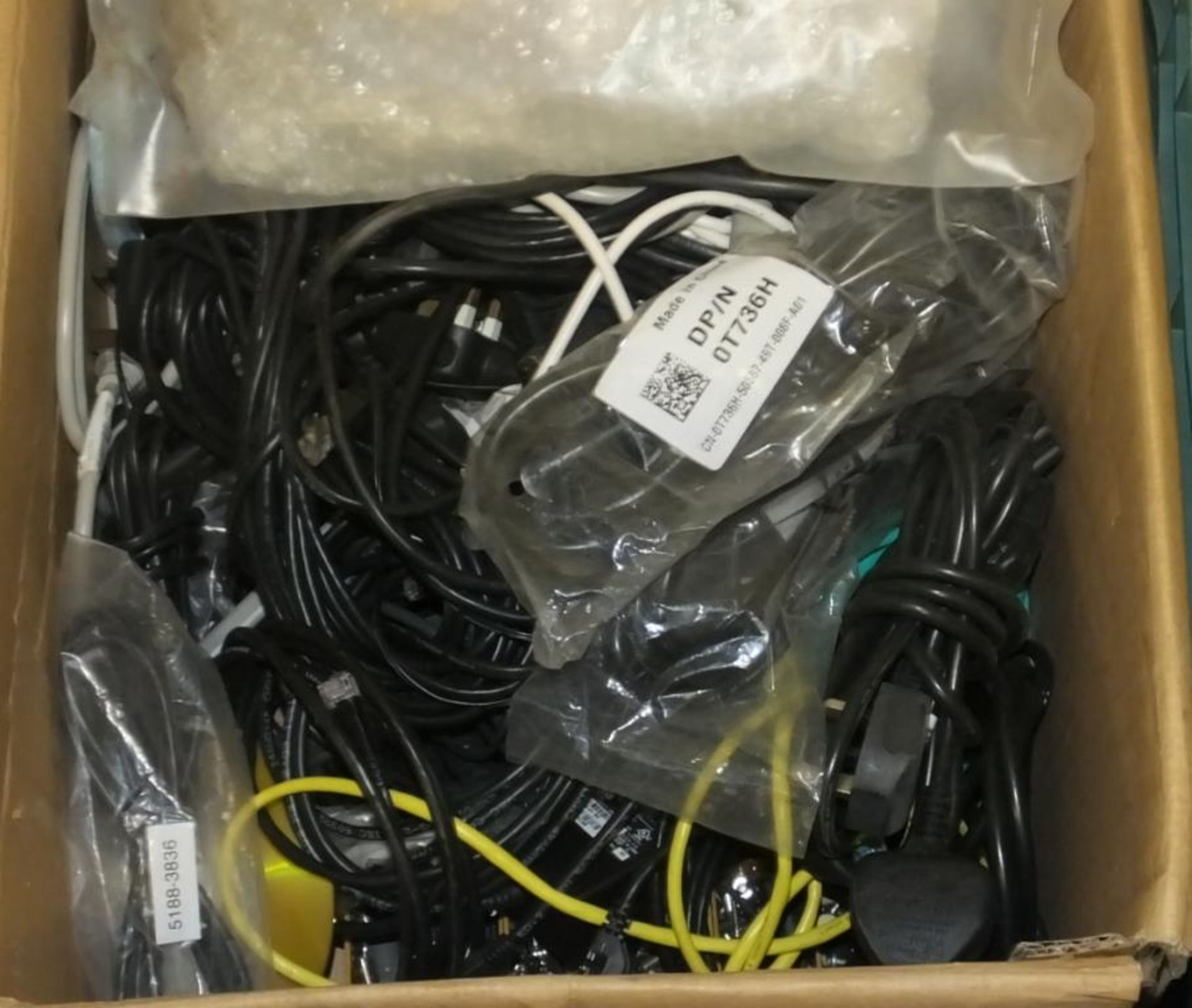 2 boxes of various cables - Image 2 of 3