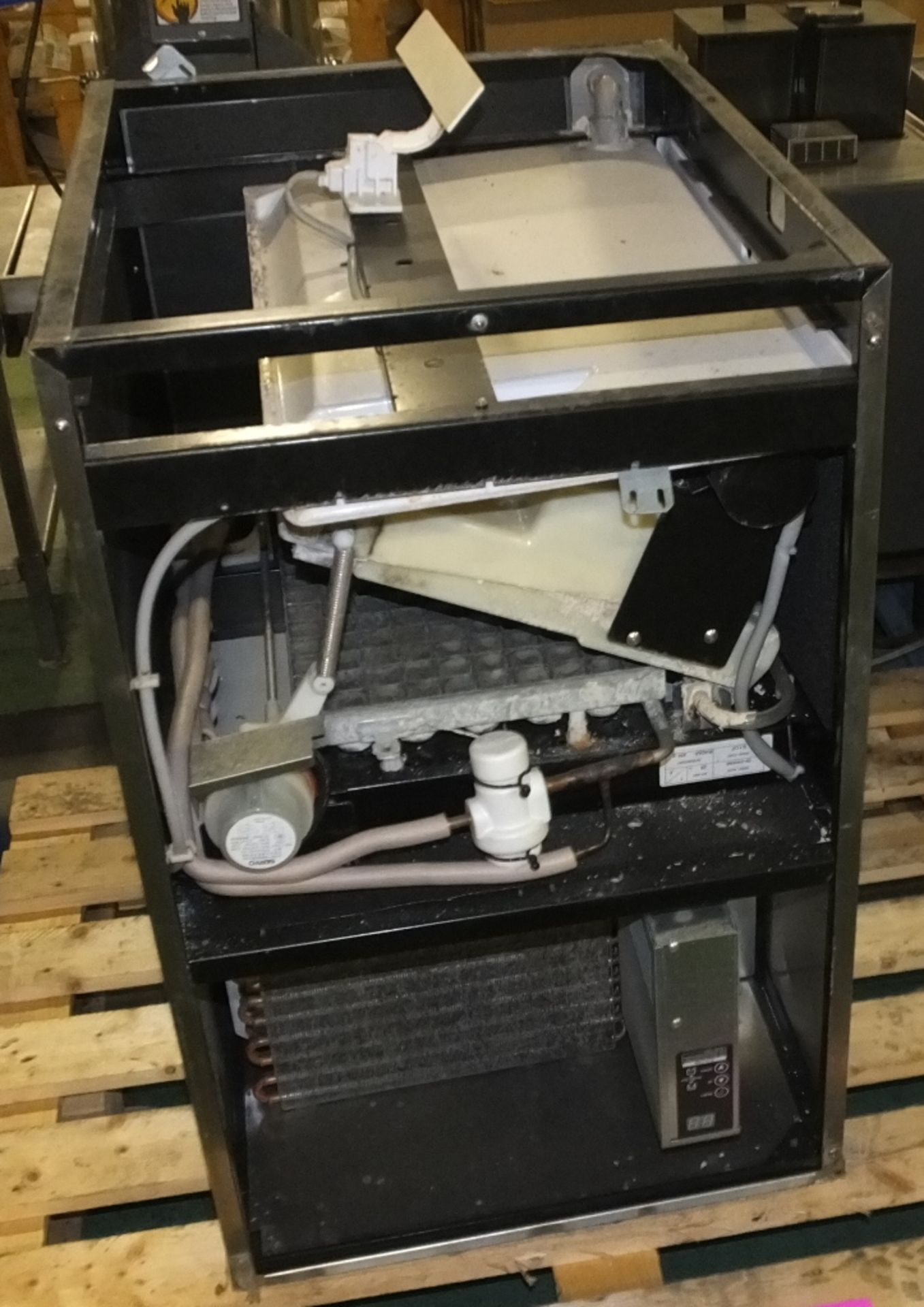 AS SPARES OR REPAIRS - chiller unit